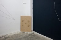 https://salonuldeproiecte.ro/files/gimgs/th-46_35_ Anca Benera și Arnold Estefan - Principiul echitabilității, 2012 – Installation - rope drawing on the wall, watermarked panel - Video, 5m23s.jpg